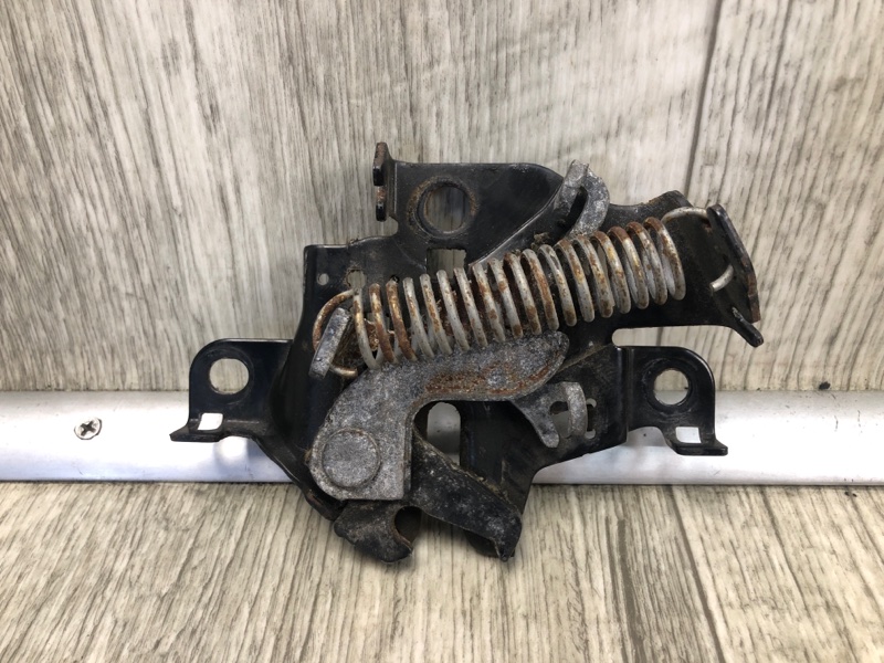 Замок капота TOYOTA PRIUS - 30 09-17 2013 ZVW30 1.8 2ZRFXE 5351047092 Б/У