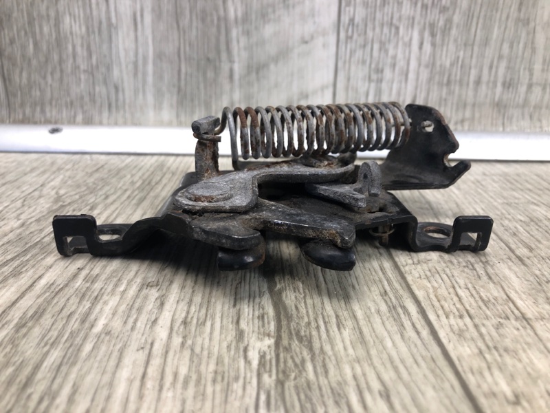 Замок капота TOYOTA PRIUS - 30 09-17 ZVW30 1.8 2ZRFXE