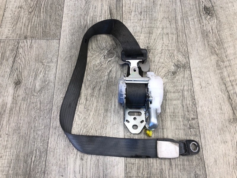 Ремень безопасности передний левый TOYOTA PRIUS - 30 09-17 2013 ZVW30 1.8 2ZRFXE 7322047092B1 Б/У