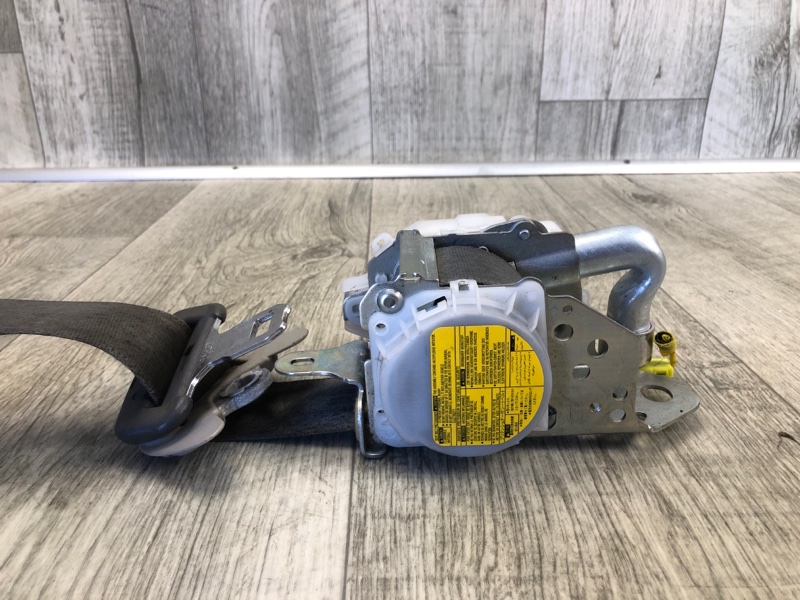 Ремень безопасности передний левый PRIUS - 30 09-17 2013 ZVW30 1.8 2ZRFXE