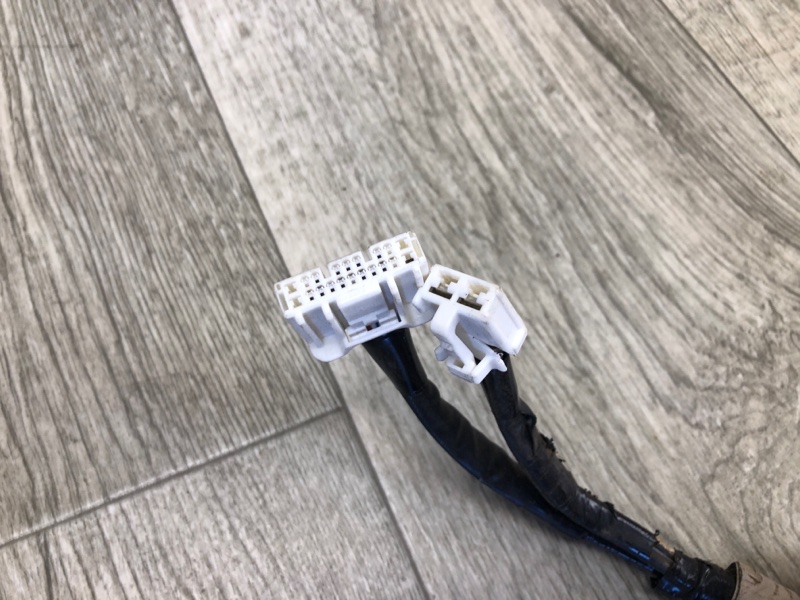 Проводка двери багажника PRIUS - 30 09-17 2013 ZVW30 1.8 2ZRFXE