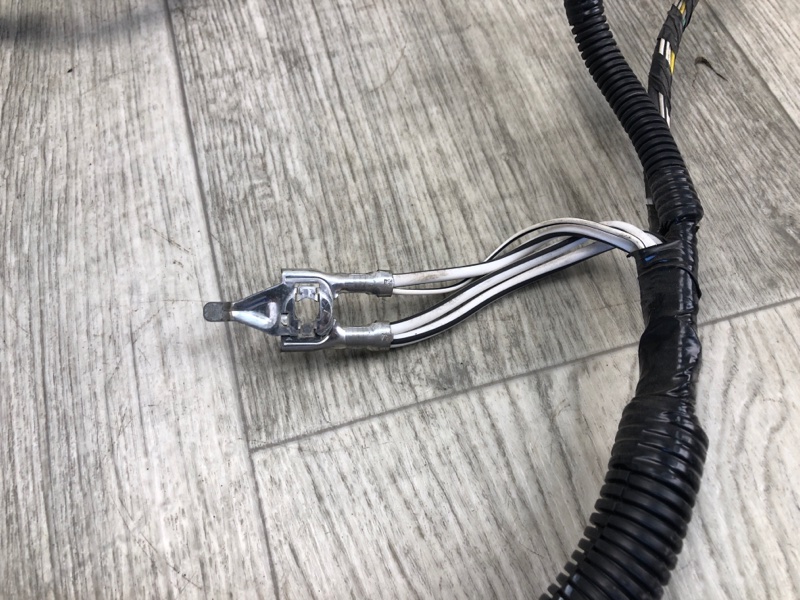 Проводка двери багажника PRIUS - 30 09-17 2013 ZVW30 1.8 2ZRFXE