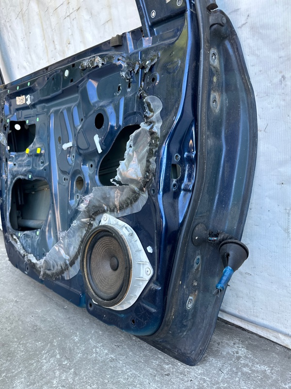 Дверь передняя левая MATRIX 02-08 2002 ZZE132 1.8L 1ZZ-FE Дверь передняя левая MATRIX 02-08 2002 ZZE132 1.8L 1ZZ-FE