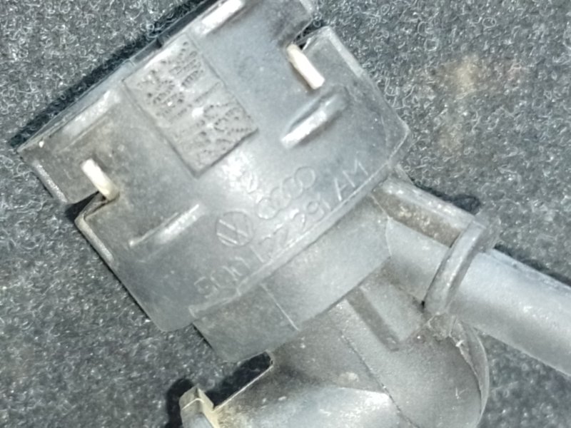 Тройник системы охлаждения JETTA USA 18- 2020 DJXA 1.4