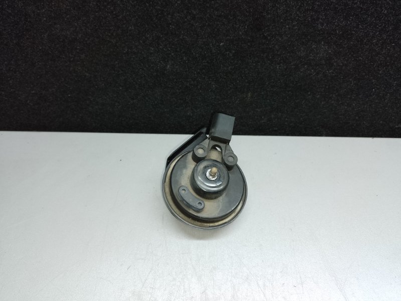 Сигнал левый VOLKSWAGEN TOUAREG 02-10 BHK 3.6