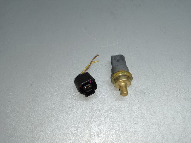 Запчасть датчик температуры охлаждающей жидкости VOLKSWAGEN TOUAREG 02-10 2007 BHK 3.6 06A 919 501 A Б/У Датчик температуры охлаждающей жидкости VOLKSWAGEN TOUAREG 02-10 2007 BHK 3.6 06A 919 501 A Б/У