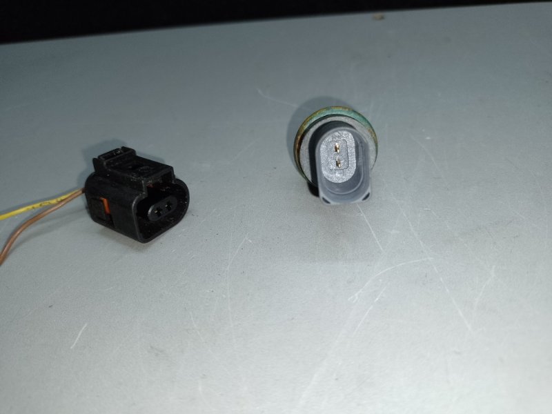 Датчик температуры охлаждающей жидкости TOUAREG 02-10 2007 BHK 3.6 Датчик температуры охлаждающей жидкости TOUAREG 02-10 2007 BHK 3.6