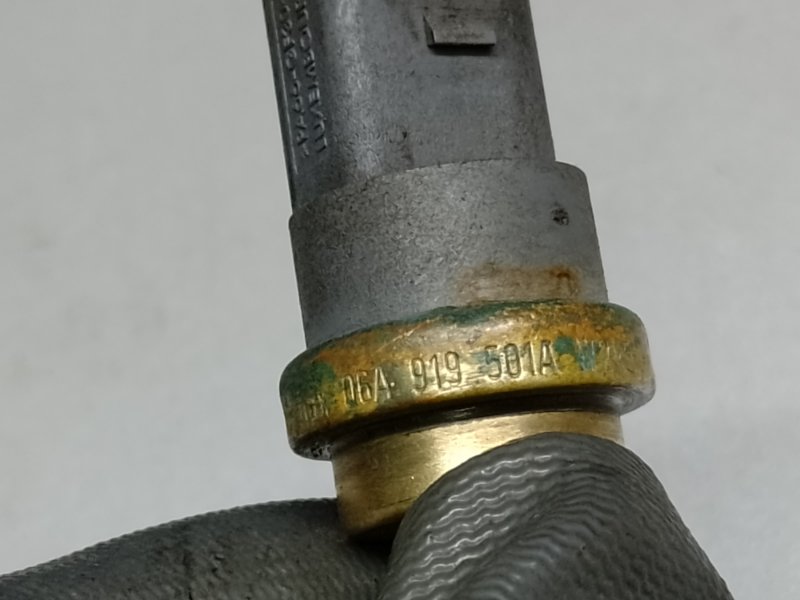 Датчик температуры охлаждающей жидкости VOLKSWAGEN TOUAREG 02-10 BHK 3.6 Датчик температуры охлаждающей жидкости VOLKSWAGEN TOUAREG 02-10 BHK 3.6