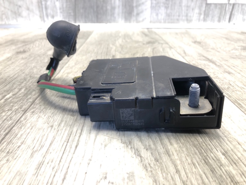 Блок предохранителей моторный отсек LINCOLN MKZ 13-20 3.7 C37PDED Блок предохранителей моторный отсек LINCOLN MKZ 13-20 3.7 C37PDED