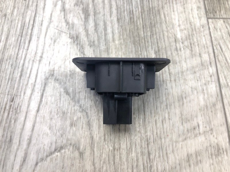 Кнопка открывания багажника внутренняя MKZ 13-20 2016 3.7 C37PDED Кнопка открывания багажника внутренняя MKZ 13-20 2016 3.7 C37PDED