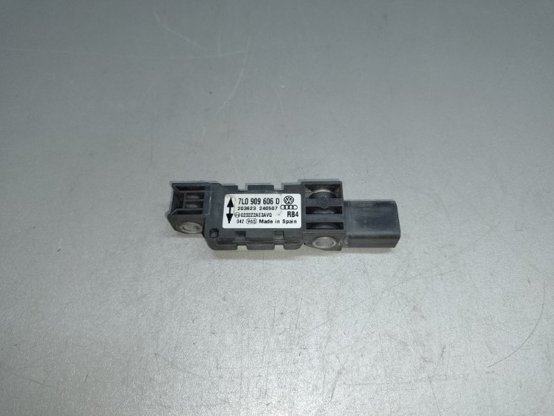 Датчик удара VOLKSWAGEN TOUAREG 02-10 2007 BHK 3.6 7L0 909 606 D Б/У