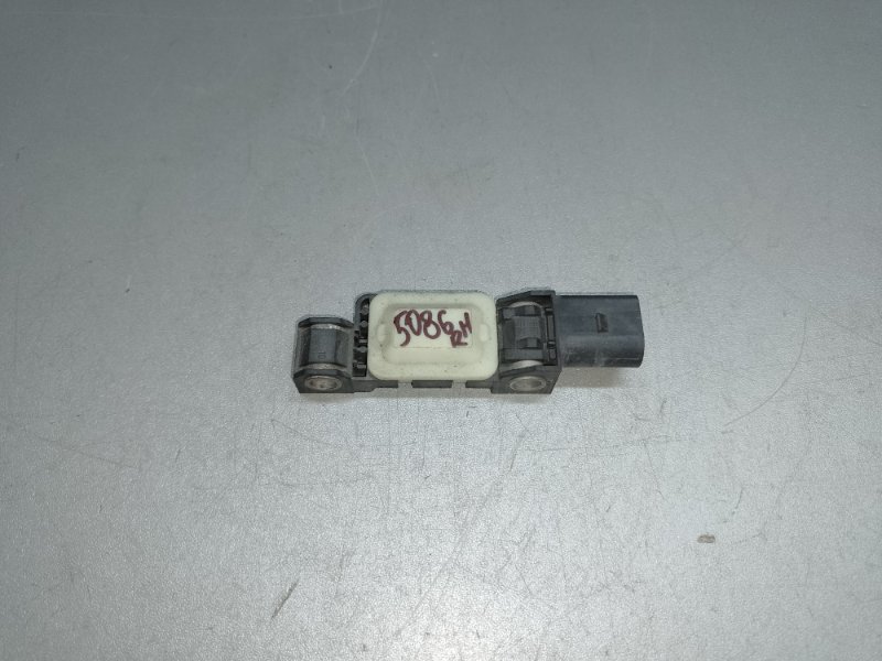 Датчик удара TOUAREG 02-10 2007 BHK 3.6