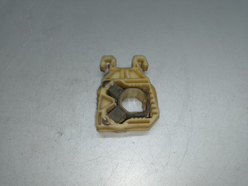 Крепление радиатора JETTA USA 18- 2020 DJXA 1.4