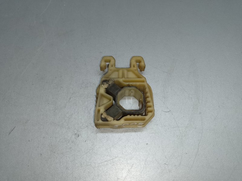 Крепление радиатора VOLKSWAGEN JETTA USA 18- 2020 DJXA 1.4 5Q0 121 367 G Б/У