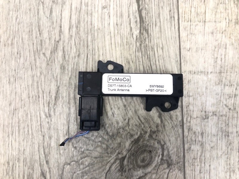 Антенна LINCOLN MKZ 13-20 2016 3.7 C37PDED DS7Z-19D596-A Б/У
