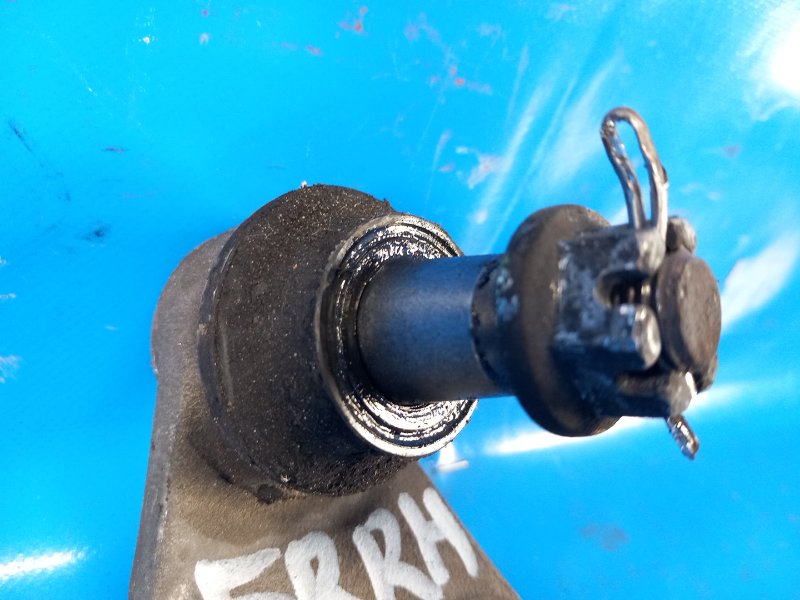 Шаровая опора правая CAMRY 40 06-11 2010 2.5 2ARFE