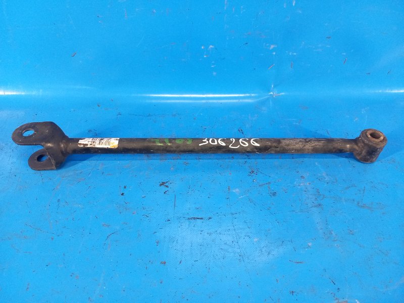 Запчасть рычаг задней подвески поперечный TOYOTA CAMRY 40 06-11 2010 2.5 2ARFE 4871006110 Б/У Рычаг задней подвески поперечный TOYOTA CAMRY 40 06-11 2010 2.5 2ARFE 4871006110 Б/У