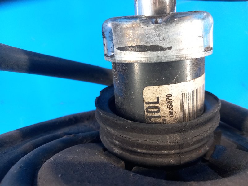 Амортизатор задний левый CAMRY 40 06-11 2010 2.5 2ARFE Амортизатор задний левый CAMRY 40 06-11 2010 2.5 2ARFE