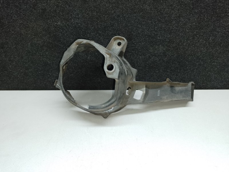 Кронштейн противотуманной фары правый ES300 ES330 01-06 2005 3.3 3MZFE