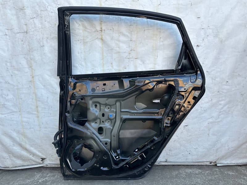 Дверь задняя правая SENTRA B17 12-21 2018 1.8 MRA8DE Дверь задняя правая SENTRA B17 12-21 2018 1.8 MRA8DE