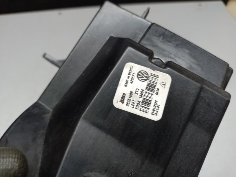 Противотуманная фара левая JETTA USA 18- 2020 DJXA 1.4