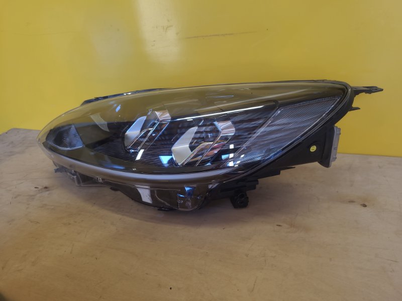 Фара левая KUGA  20-24