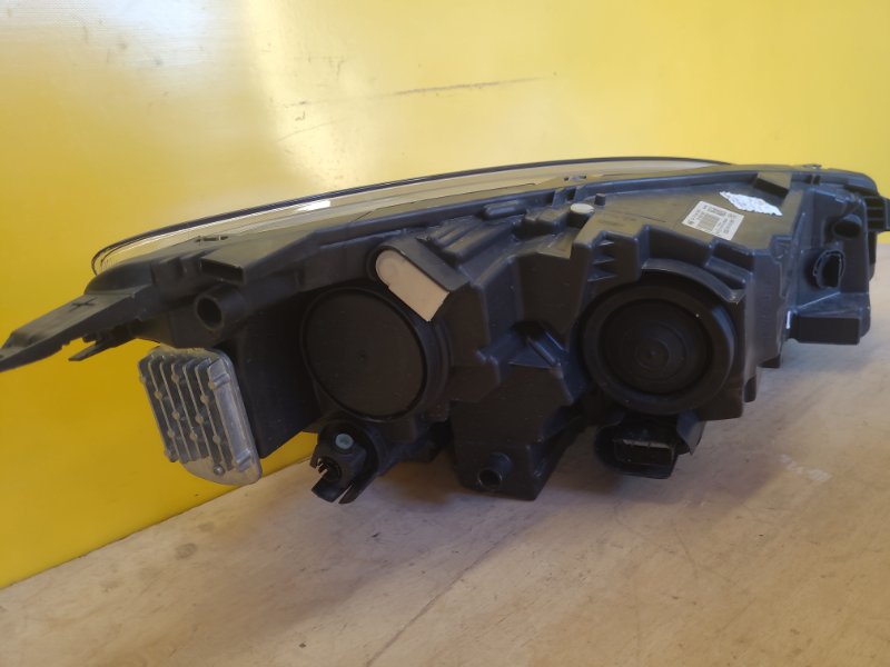 Фара левая KUGA  20-24