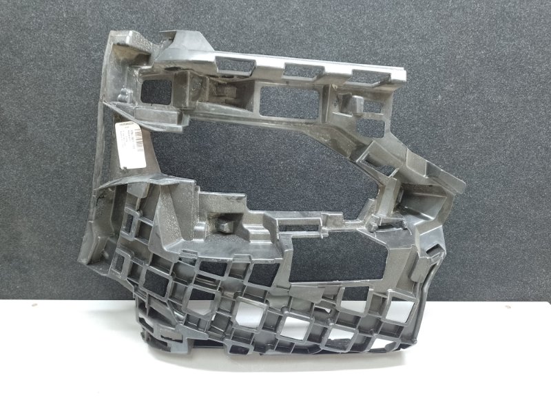 Кронштейн противотуманной фары левый VOLKSWAGEN JETTA USA 18- 2020 DJXA 1.4 17A 807 723 Б/У