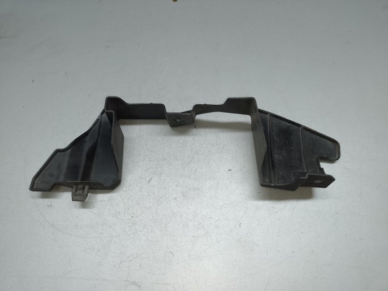 Дефлектор радиатора правый 6 GH 07-12 2008 2.5 L (L5-VE) Дефлектор радиатора правый 6 GH 07-12 2008 2.5 L (L5-VE)