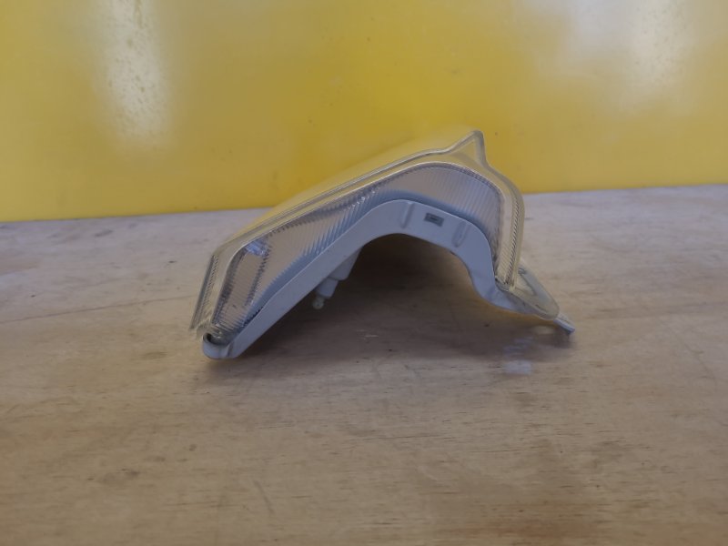 Указатель поворота передний правый NISSAN LEAF 10-17