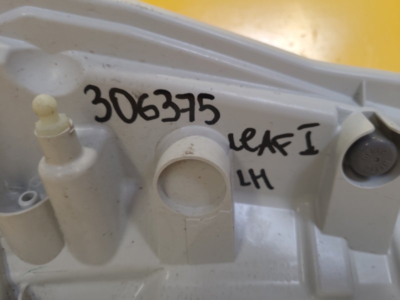 Указатель поворота передний левый LEAF 10-17