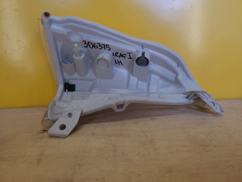 Указатель поворота передний левый LEAF 10-17