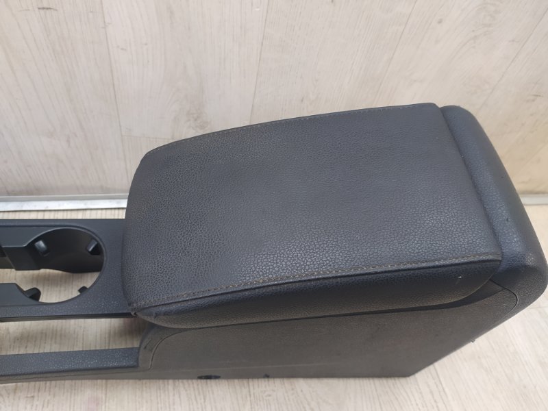 Консоль центральная VOLKSWAGEN JETTA USA 10-17 162 2.5 CBUA