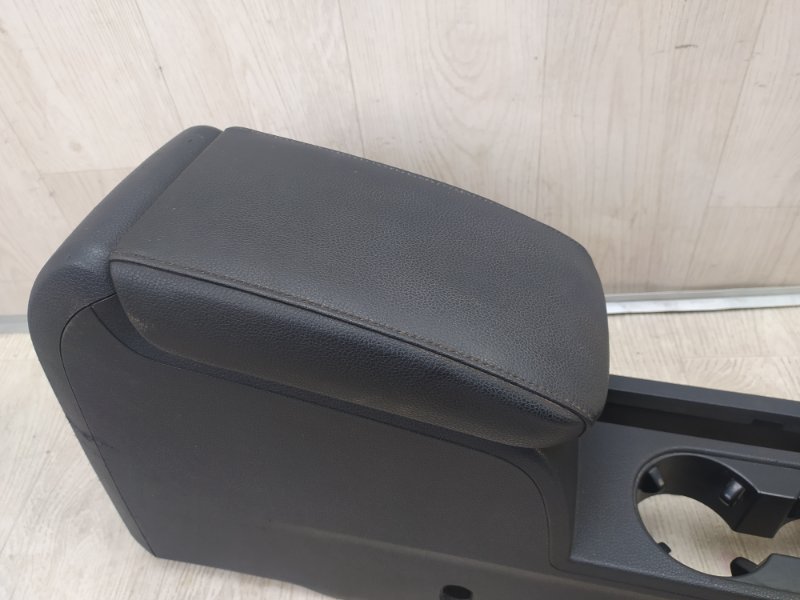 Консоль центральная JETTA USA 10-17 2013 162 2.5 CBUA