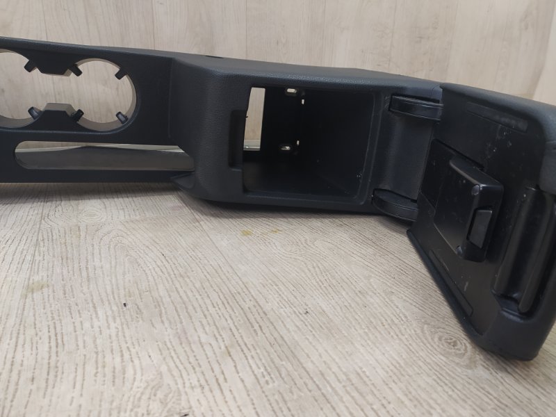 Консоль центральная JETTA USA 10-17 2013 162 2.5 CBUA