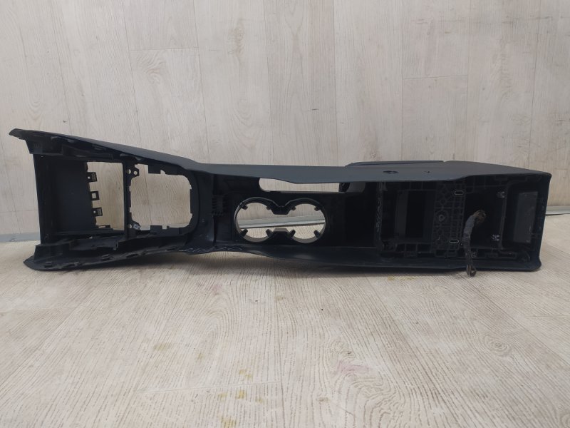 Консоль центральная JETTA USA 10-17 2013 162 2.5 CBUA