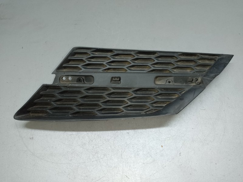 Решетка переднего бампера левая TOYOTA RAV4 13-19 53106-0R010 Б/У