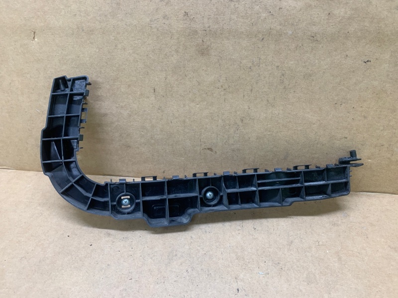 Кронштейн заднего бампера правый SUZUKI KIZASHI 09-14 J24B