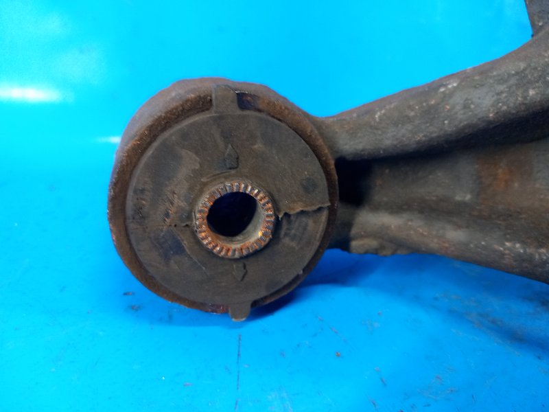 Цапфа задняя правая TOYOTA CAMRY 40 06-11 3.5 2GR-FE