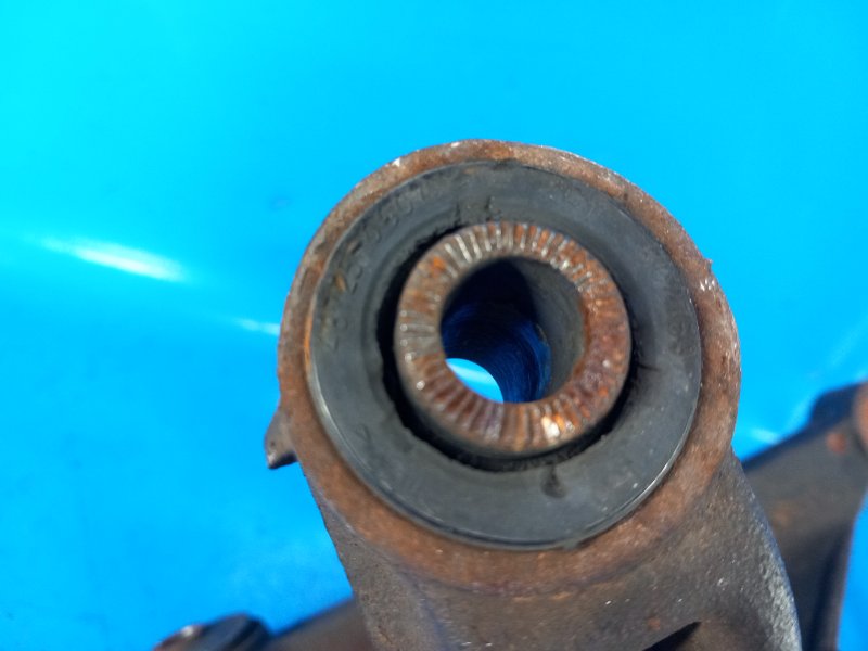 Цапфа задняя правая CAMRY 40 06-11 2007 3.5 2GR-FE