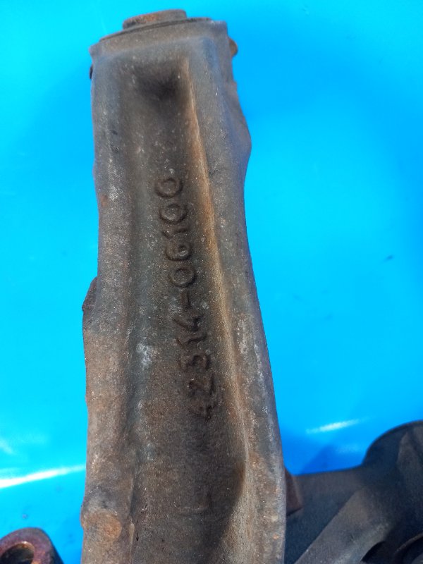 Цапфа задняя левая CAMRY 40 06-11 2007 3.5 2GR-FE