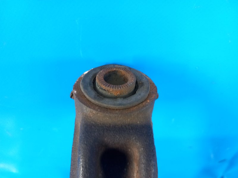 Цапфа задняя левая CAMRY 40 06-11 2007 3.5 2GR-FE