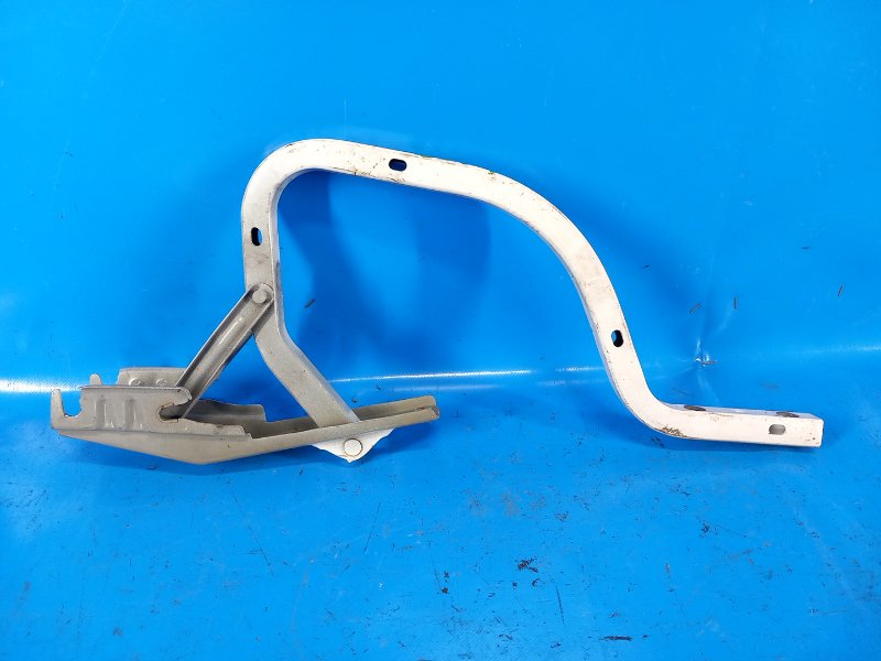 Запчасть петля крышки багажника правая TOYOTA CAMRY 40 06-11 2007 3.5 2GR-FE 6451006030 Б/У Петля крышки багажника правая TOYOTA CAMRY 40 06-11 2007 3.5 2GR-FE 6451006030 Б/У