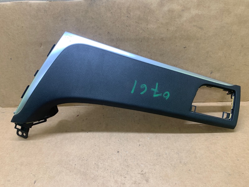 Накладка торпедо правая SUZUKI KIZASHI 09-14 2011 J24B 73850-57L10-HLF Б/У