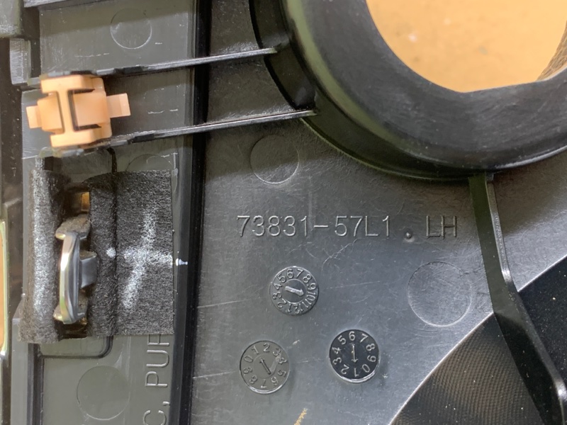 Накладка торпедо SUZUKI KIZASHI 09-14 J24B