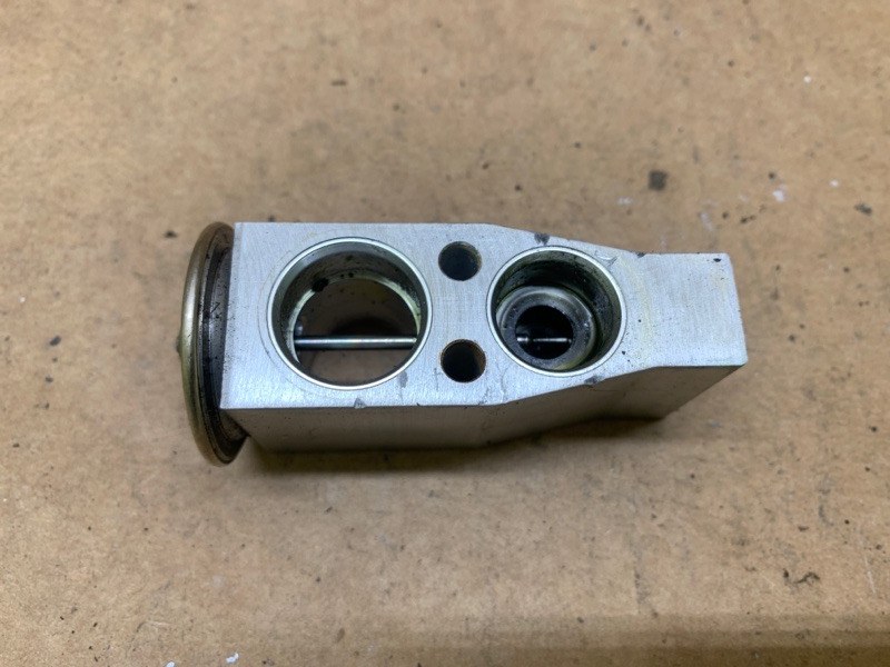 Клапан кондиционера KIZASHI 09-14 2011 J24B