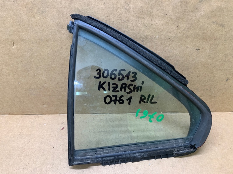 Стекло двери глухое заднее левое SUZUKI KIZASHI 09-14 2011 J24B 84556-57L00 Б/У