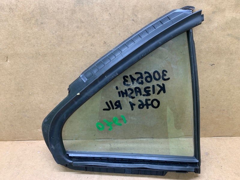 Стекло двери глухое заднее левое SUZUKI KIZASHI 09-14 J24B