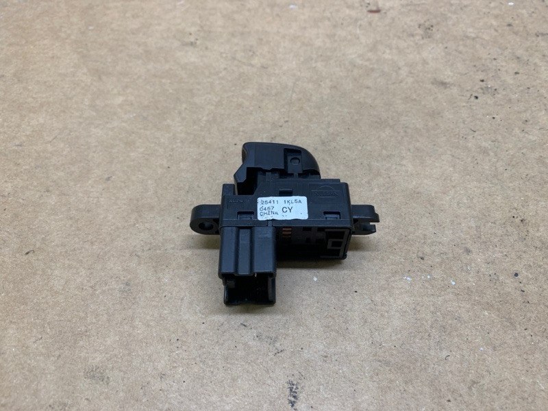 Кнопка стеклоподъемника задняя левая NISSAN SENTRA B17 12-21