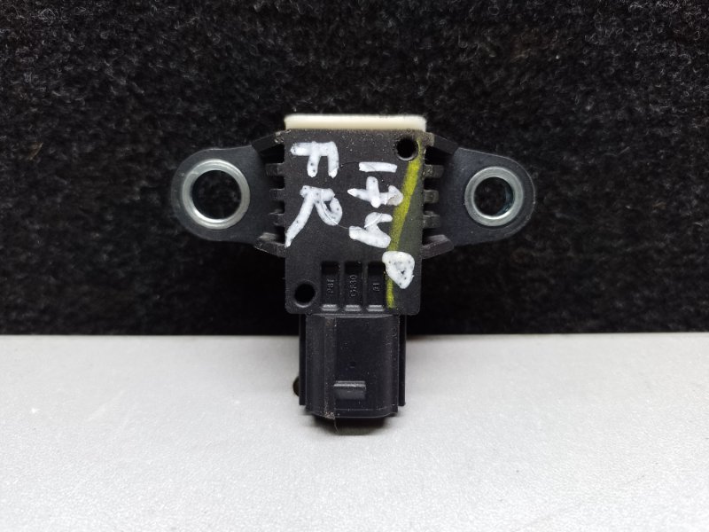 Запчасть датчик удара передний правый NISSAN SENTRA B17 12-21 2018 1.8 MRA8DE 98836-3TA6B Б/У Датчик удара передний правый NISSAN SENTRA B17 12-21 2018 1.8 MRA8DE 98836-3TA6B Б/У